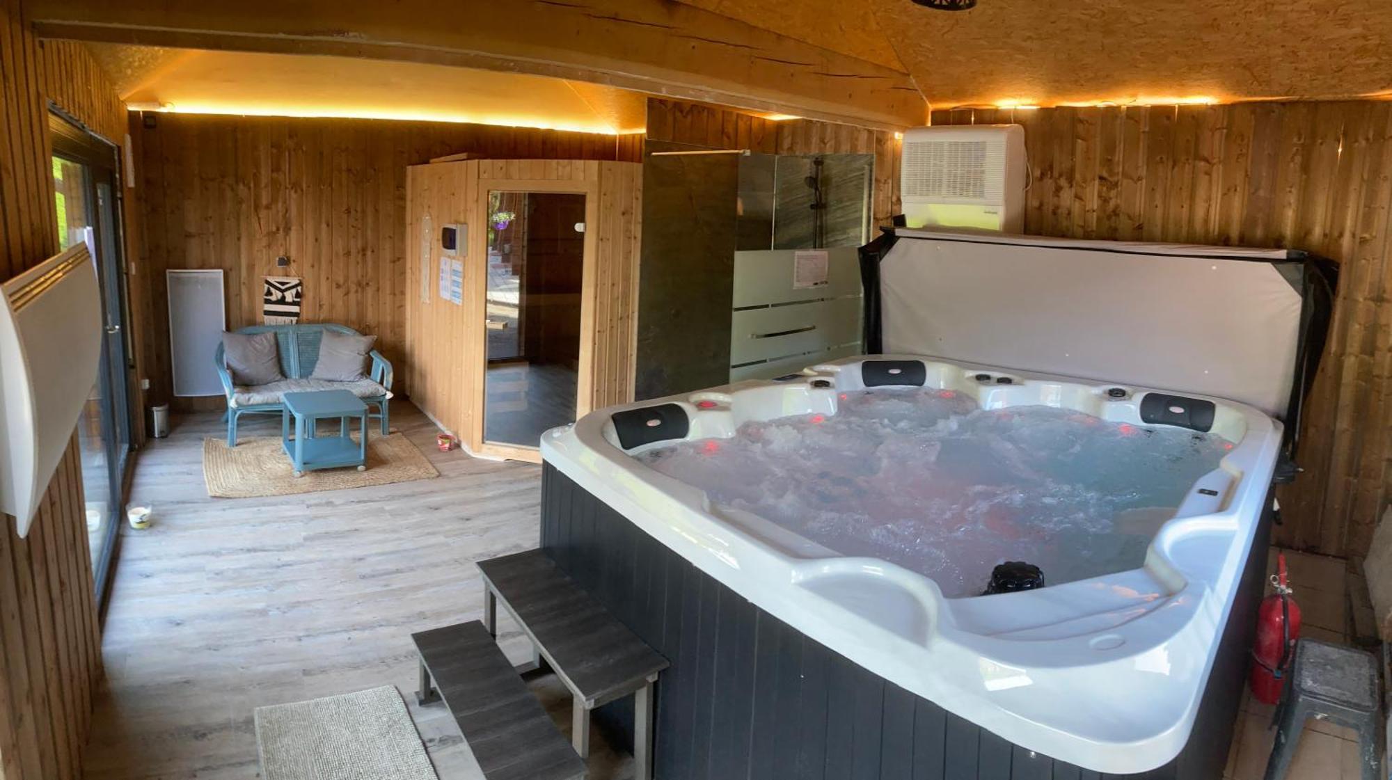 Chalet La Calougeotte, Jardin, Spa Et Sauna Prives Le Ménil Exterior photo