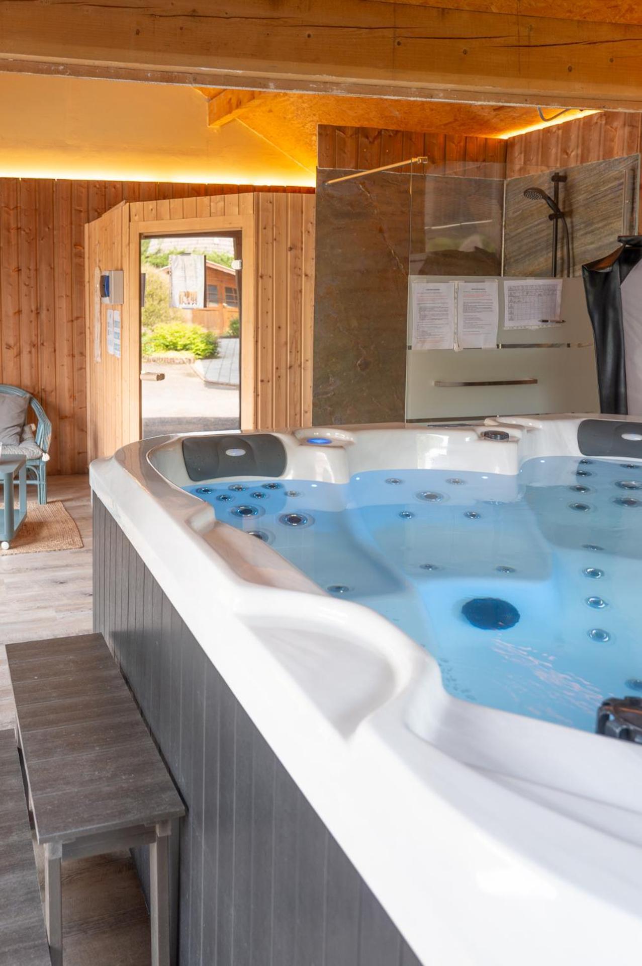 Chalet La Calougeotte, Jardin, Spa Et Sauna Prives Le Ménil Exterior photo